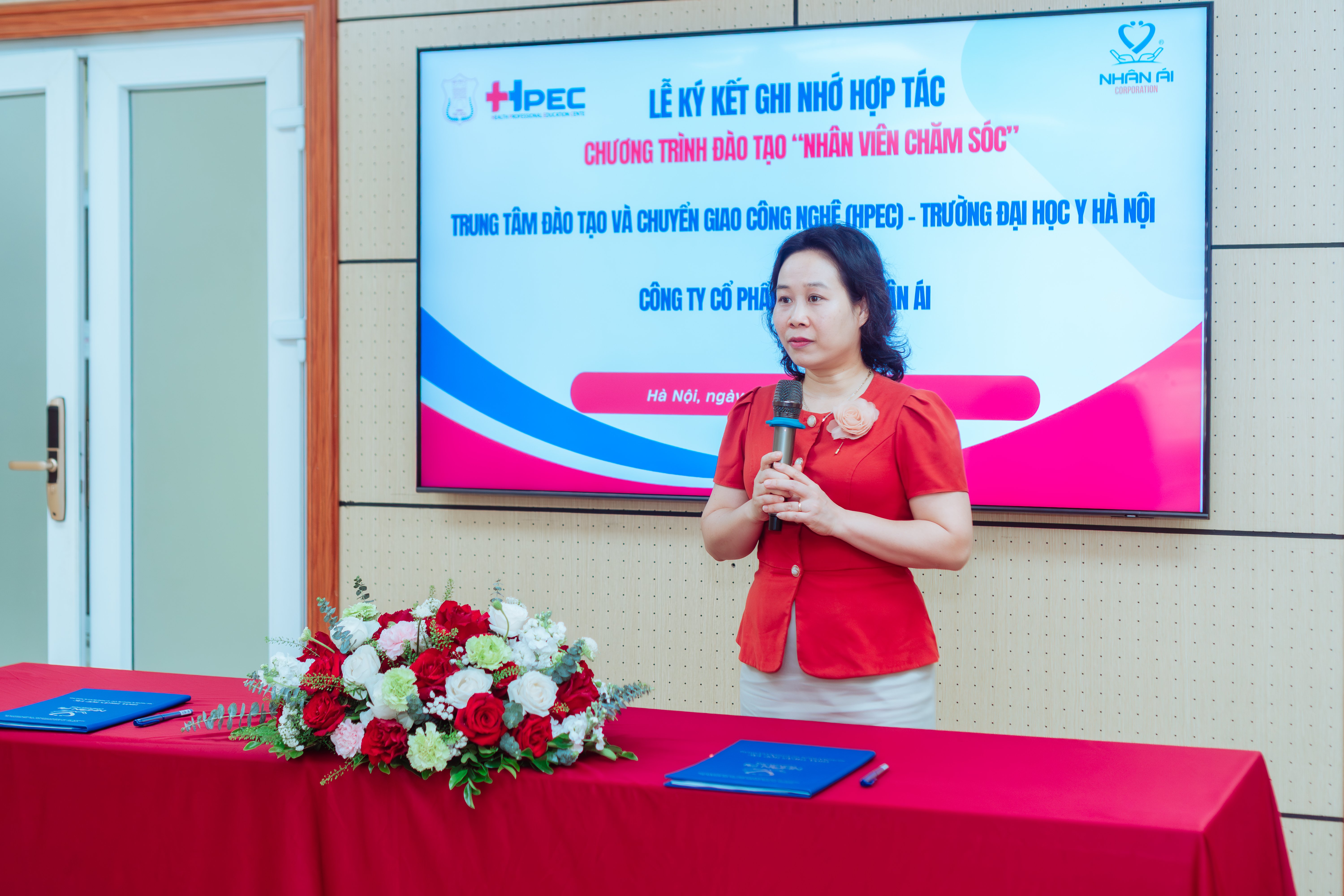 Lễ ký kết bản ghi nhớ hợp tác (MOU) chương trình đào tạo “Nhân viên chăm sóc” cùng Công ty Cổ phần Quốc tế Nhân Ái.